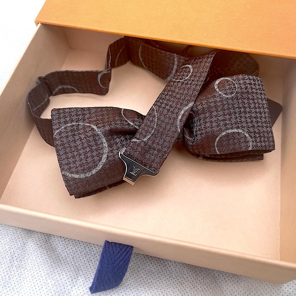 🔥ONE-OF-KIND🔥🆕💯RARE AUTH LOUIS VUITTON MARRONE BROWN HOUNDSTOOTH BOW TIE… - Picture 9 of 13